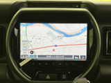 目的地への道案内をスムーズに行えます。運転に集中しながら、安心して目的地まで行けるので、長距離ドライブも楽々です。
