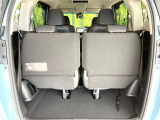普段のお買い物や通勤、送迎等に十分な荷室スペースを確保しております。セカンドシートを倒すと、大きな荷物の積載も可能です♪