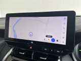 純正ナビを装備。タッチパネル式で使いやすく、お出かけもラクラクです。
