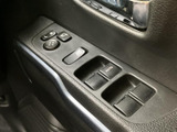 後方の状況を安全確認できるバックモニター。狭い場所での駐車や後退時に、運転をサポートします。安心感のある運転を実現します。