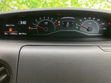 視認性の高いメーター類で、運転に必要な情報を的確に把握できます。運転状況が一目でわかり、安全運転をサポートします。落ち着いた印象も魅力です。