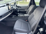 運転に集中できる、機能的なコクピット。操作しやすい配置で、快適なドライビングをサポートします。使いやすさにもこだわった装備が満載です。