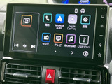 多彩な機能を備え、快適なドライブをサポート。スマートフォン連携機能で、お気に入りの音楽やアプリを車内でお楽しみいただけます。