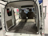 リヤシートを全て倒せばさらに荷物が積めますよ。