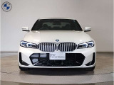 【キドニーグリル】BMWは約90年もの間、ほぼ全ての車両にひと目でBMWだと分かるこの特徴的なフロントグリルが備えられ、デザイン・アイコンとして親しまれてきました。