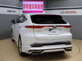 後ろが狭くてもサッと積める。途中で止められる安心のバックドア。後ろの駐車スペースが狭い時に重宝しますよ♪