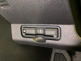 ハンドルの左下にETCがついています。高速道路の料金所の通過も楽々です。 カードの取り出しもしやすい場所についています。