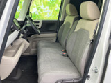 洗練された内装デザインが、上質な空間を演出。快適な運転環境で、毎日の通勤も楽しくなります。