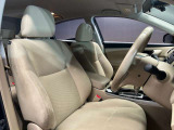 運転席も広々としており運転しやすい環境を実現しています☆室内クリーニングも実施済みです。