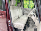 運転席シート廻りは使用感も少なく、良好な状態となっています。丁寧に使われていたことがよくわかりますね。