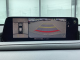 狭い場所での駐車やすれ違いなどでより的確な運転操作に役立つ360&deg;ビューモニターが装備されています。