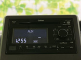 使いやすいオーディオシステムが、ドライブをより楽しくします。CDやAUX入力など、様々なメディアに対応しています。