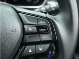 ◆アダプティブクルーズコントロール◆予め設定した車速内でクルマが自動的に加減速。前走車との適切な車間距離を維持しながら追従走行します。【LKAS】車線維持支援システムでステアリング操作を支援。