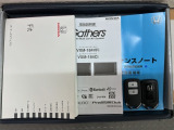スマートキーは鍵をバッグに入れたままでもドアロックの開閉やエンジンのON・OFFができます。夜間や雨の日も鍵を探さなくて良いので便利です。