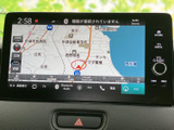 鮮明な地図表示で、目的地までスムーズに案内してくれます。道に迷う心配もなく、安心して運転に集中できます。
