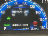 視認性のいいメーターを採用しており、快適なドライブをサポートします。