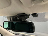 いくら安全運転をしていても、事故に巻き込まれることもあります。万が一の時に証拠として使えるフロント+車室内ドライブレコーダーがついてます♪