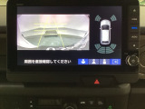 バックでの車庫入れも安心です! リアカメラが付いているバックモニター付のナビを装備しております。バンパーについているソナーや、操作線もついており距離感も画面から確認できます。