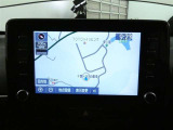 8インチのディスプレイオーディオ装着です。スマホとの通信で様々なサービスが楽しめます。TV視聴にも対応しています。