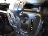 【CVT】無段変速機という意味です。 オートマミッションの中でも、ギヤによる変速をしないので、その分燃費が上がり経済的☆