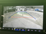 後方確認がしやすいため、狭い道や駐車時も安心です。ガイドライン表示で、より安全な運転をサポートします。映像は鮮明で、運転に集中できます。