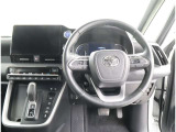 運転席のハンドル・シートは高さ調整が可能です