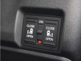 ◆両側電動スライドドア◆狭い駐車場でも乗り降りが楽々♪お子様が隣の車にドアを当ててしまう心配もございません!小さなお子様連れの方もこれで安心。