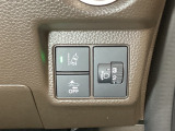 ハンドルの右側にはヘットライトリベライザーとHondaセンシング用のメインスイッチがついています。ヘッドライトリベライザーは道路状況や積荷の加重に応じてライトの高さを調節できます。