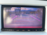 駐車時に後方がリアルタイム映像で確認できます。大型商業施設や立体駐車場での駐車時や、夜間のバック時に大活躍!運転スキルに関わらず、今や必須となった装備のひとつです!