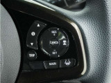 ◆アダプティブクルーズコントロール◆予め設定した車速内でクルマが自動的に加減速。前走車との適切な車間距離を維持しながら追従走行します。【LKAS】車線維持支援システムでステアリング操作を支援。