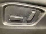 こちらのグレードは助手席にもパワーシートを装備しております!運転席同様お好みで調整が可能です!