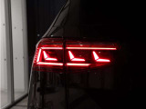 視認性にも優れたLEDテールランプを装備。後方からの存在感を高めながら、スタイリッシュなリアデザインを引き立てます。