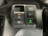 パーキングブレーキはスマートな電子制御式と合わせて渋滞時等にブレーキペダルから足を離しても停車状態を保持してくれるオートブレーキホールド機能で運転が楽になります。スタートはアクセルペダルを踏むだけ