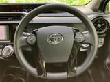 握りやすいステアリングは、運転操作をスムーズに。快適なドライビング体験を追求した設計です。
