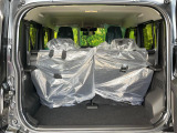 普段のお買い物や通勤、送迎等に十分な荷室スペースを確保しております。セカンドシートを倒すと、大きな荷物の積載も可能です♪