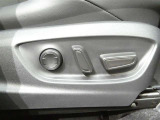 細かいシート位置を調整できるパワーシート付きのお車になります★
