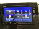 【メモリーナビ】目的地まで分かりやすく導いてくれます。初めての道でも地図が手元にある安心感が、ドライブの不安をそっと取り除いてくれます。