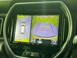 駐車時の安全性を高めるバックモニター。狭い場所でもスムーズな駐車をサポートします。ガイドライン表示で、より正確な駐車が可能に。
