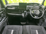 広々とした室内空間は、ドライバーにも快適。運転しやすい位置に配置された操作系で、集中して運転できます。