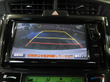 バックカメラの画像です。ガイドラインがスムースな車庫入れをサポートいたします。車庫入れの安心感がアップしますね。