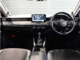 ◆インテリアパネル◆視界広々で非常に運転しやすくロングドライブでも疲れを感じさせないすっきりとまとまったインパネ周りです。