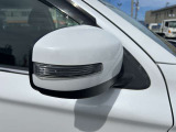 ドアミラーウインカーが付いていますので、周囲の歩行者やほかの車両から確認しやすいです。