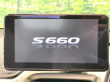 【センターディスプレイ】USB接続やBluetoothによる無線での音楽再生やハンズフリーテレフォンにも対応。HDMI接続で映像再生も可能です。