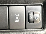 【パワースライドドア】スマートキーや運転席のスイッチでスライドドアの開閉が可能♪電動だから力を入れてドアを開ける必要が無く、小さいお子様でも、重い荷物を持っている時もラクに開け閉めできます♪