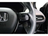 Hondaセンシングの機能のひとつ、アダプティブクルーズコントロール付!アクセルから足を離しても設定したスピードと前車との車間を保ち走行してくれます!車線維持もアシスト☆高速道路で疲労軽減ですね☆