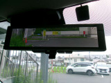 スマートルームミラー付きです☆後方カメラの映像がルームミラーに映るので、たくさんの人や荷物をのせていても邪魔せず見られるのです♪
