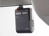 ◆ドライブレコーダー◆映像・音声などを記録する自動車用の装置です。 もしもの事故の際の記録はもちろん、旅行の際の思い出としてドライブの映像を楽しむことができます。