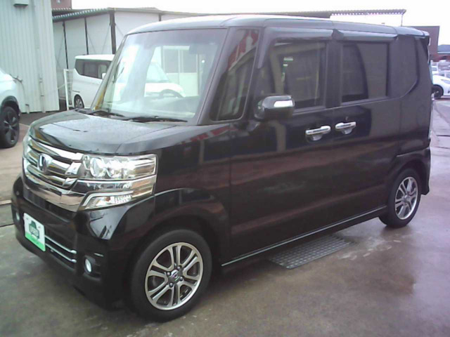ホンダ N-BOXカスタム 