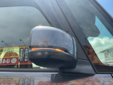 オシャレさと視認性を兼ね備えたLEDミラーウインカー♪