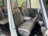 当車両は、次のお客様に気持ちよくお乗りいただくため、専門スタッフによる【徹底シートクリーニング】を施工済みです!